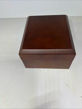 Danbury Mint Brown Box with Black Felt Feet for Silver bullion slabs.